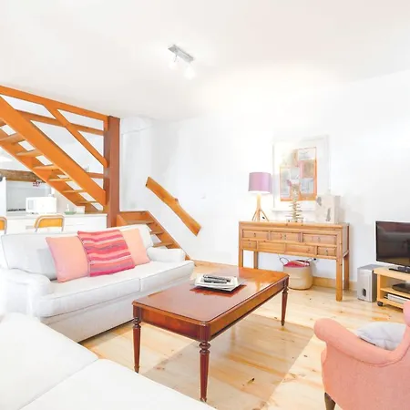 Spacious With Seaview In Βίλα