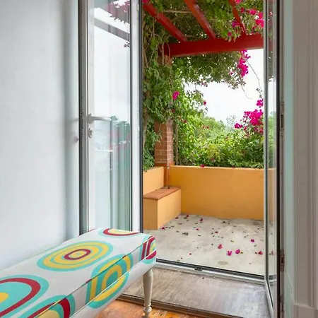 Spacious With Seaview In