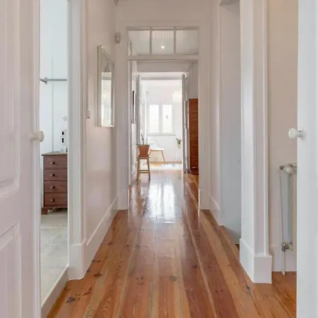 Spacious With Seaview In Βίλα
